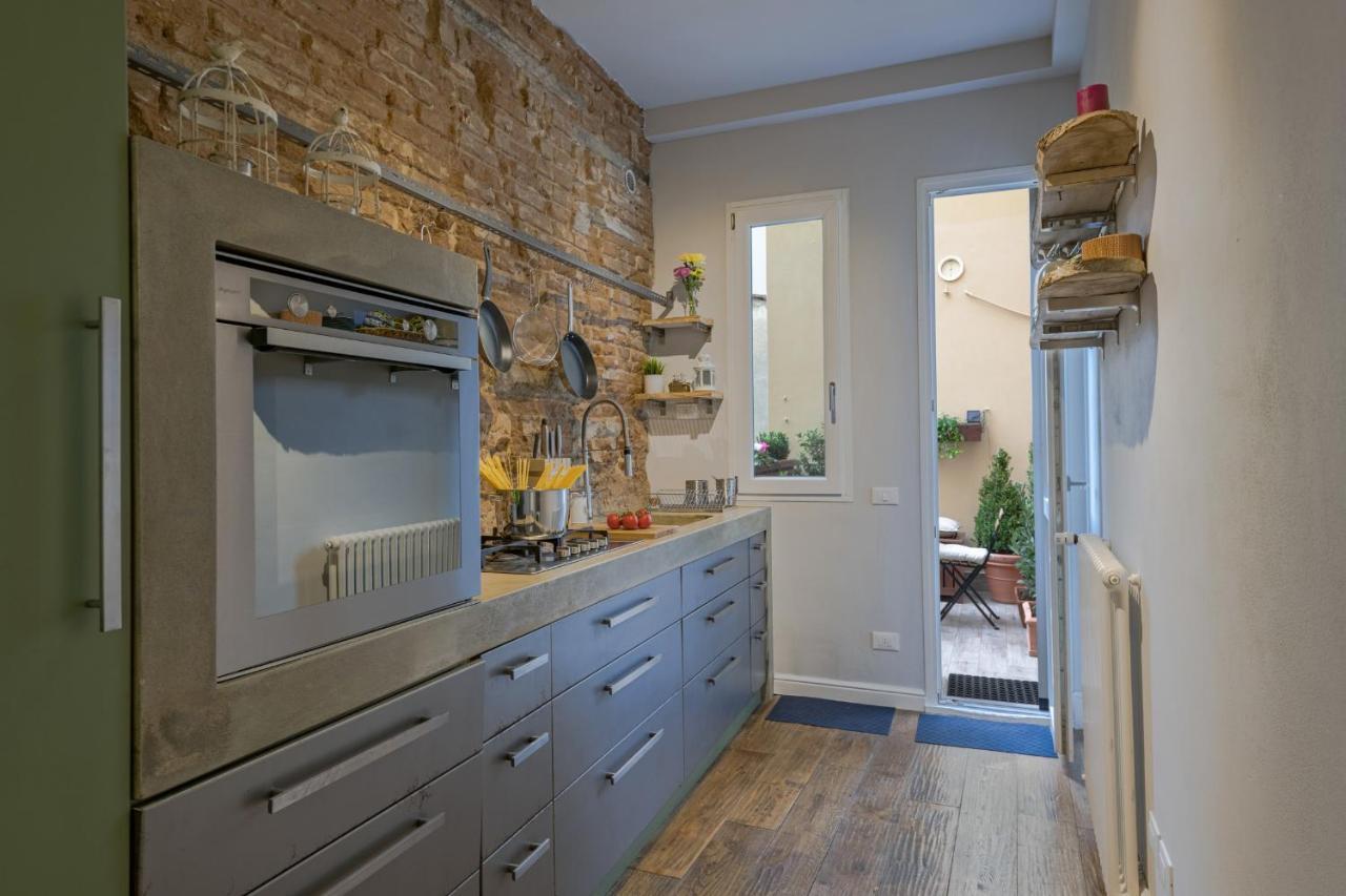 Apartamento - Guelfa - *